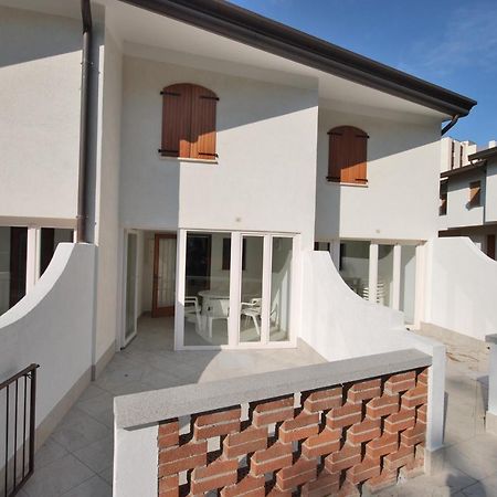 Villaggio Delfino Бибионе Экстерьер фото