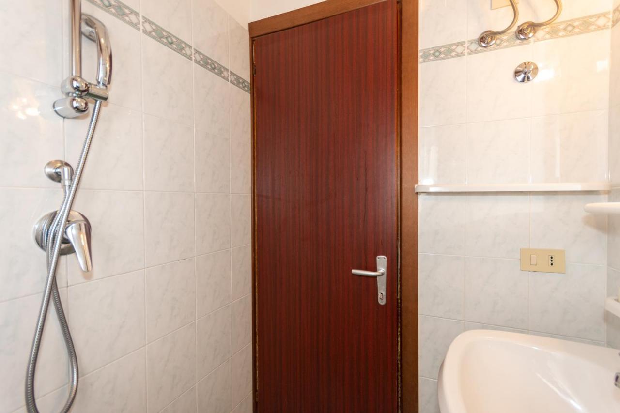 Villaggio Delfino Бибионе Экстерьер фото