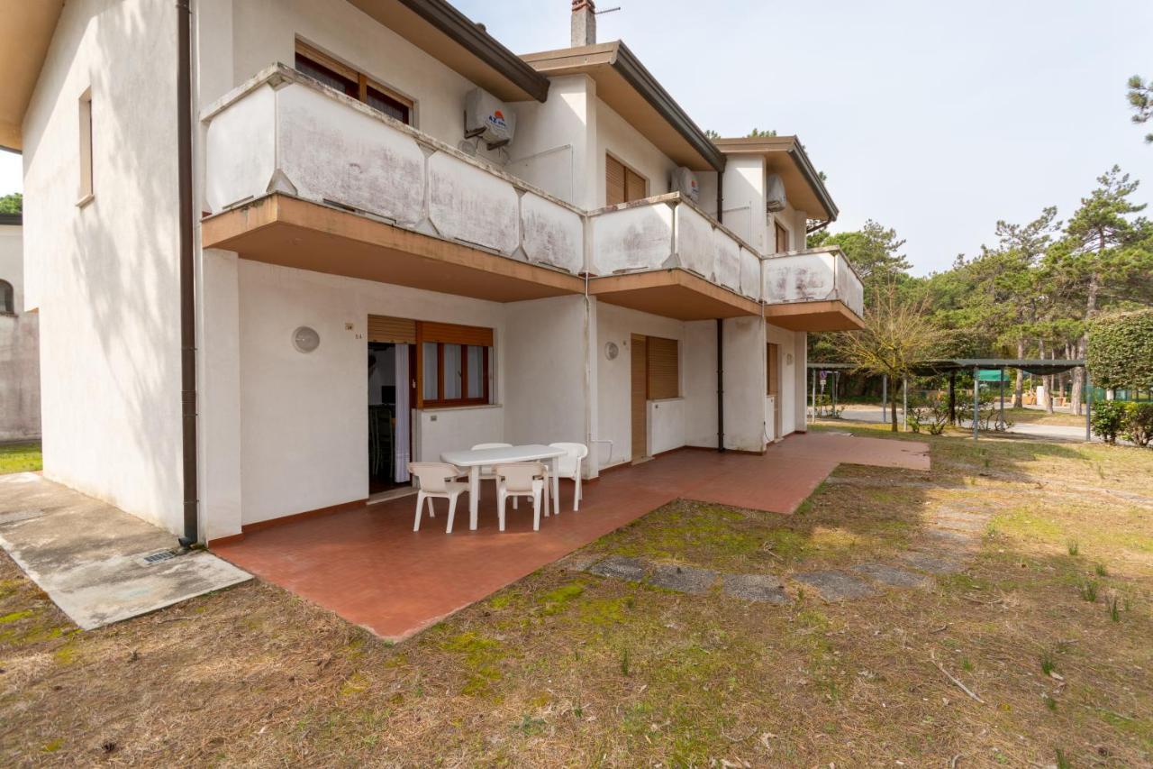 Villaggio Delfino Бибионе Экстерьер фото