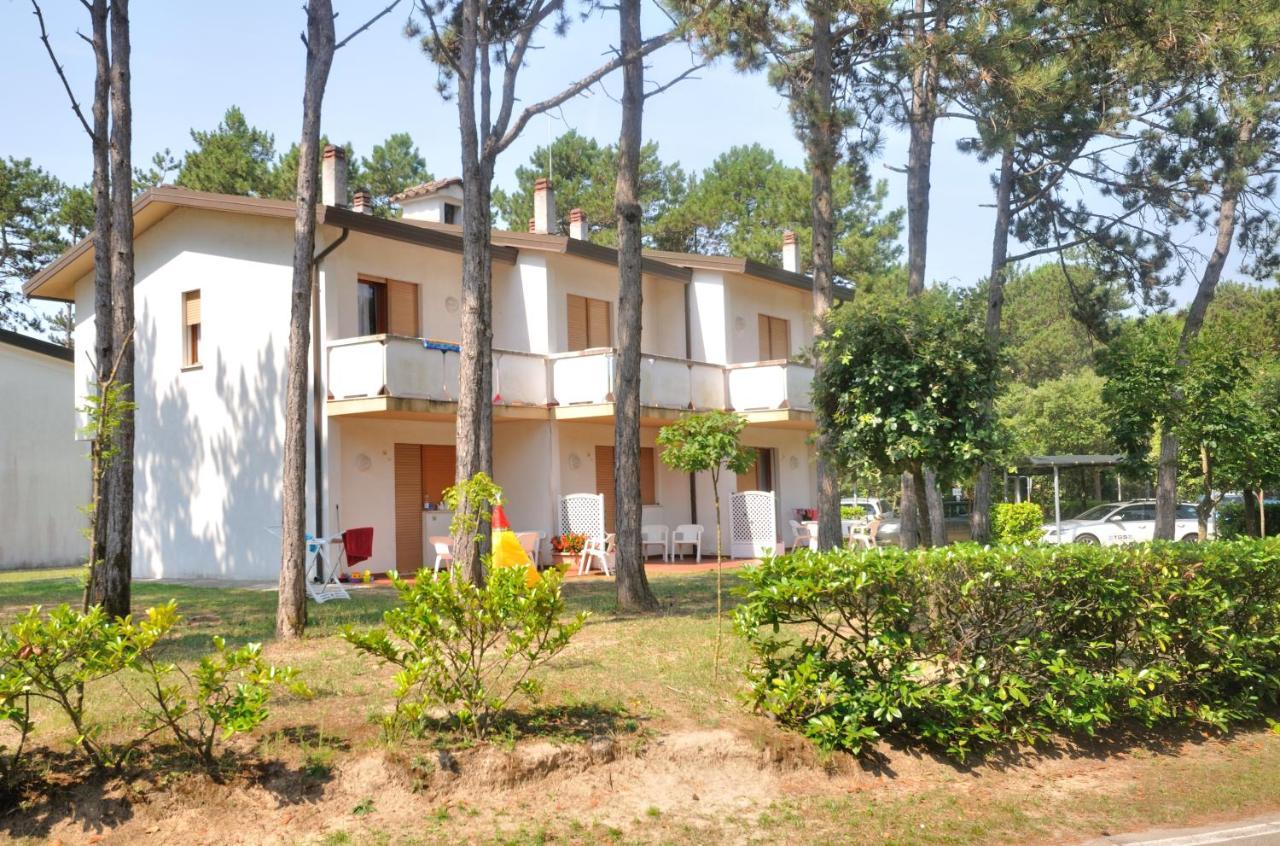 Villaggio Delfino Бибионе Экстерьер фото