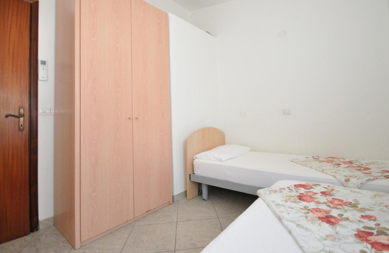 Villaggio Delfino Бибионе Экстерьер фото