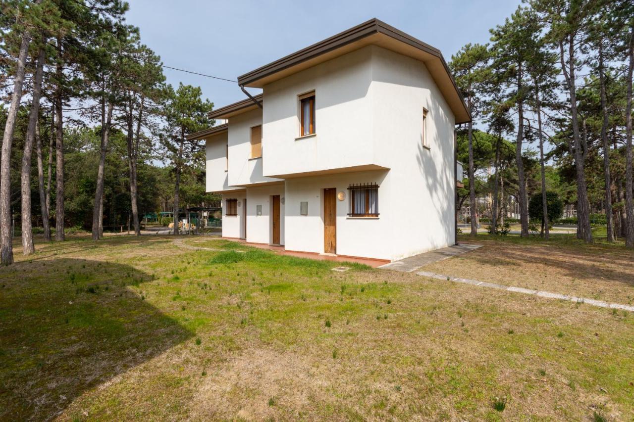 Villaggio Delfino Бибионе Экстерьер фото